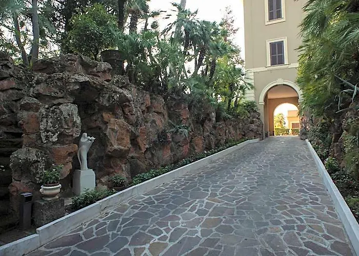 Angelina Hotel 3*
